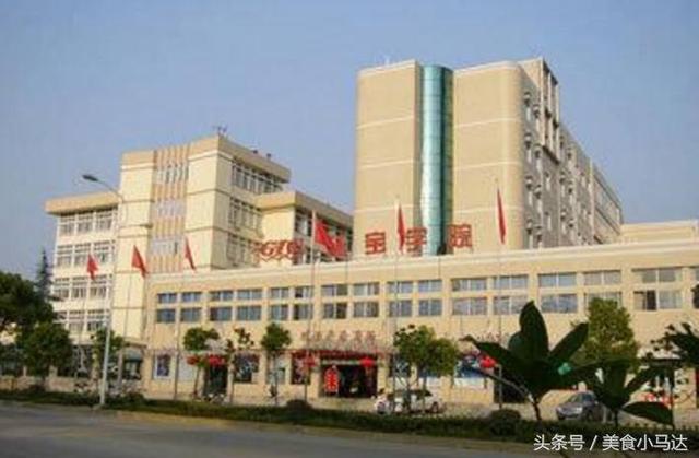 顶级翡翠去哪里鉴定,买回来的翡翠手镯去哪里鉴定-第4张图片-翡翠网 顶级翡翠去哪里鉴定,买回来的翡翠手镯去哪里鉴定-第4张图片-翡翠网