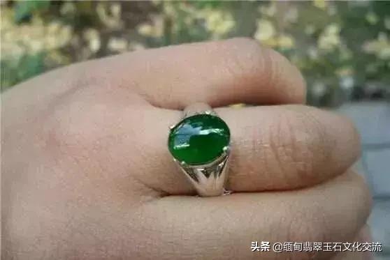 翡翠手镯颜色散开,木那翡翠手镯的棉会散开吗-第3张图片-翡翠网 翡翠手镯颜色散开,木那翡翠手镯的棉会散开吗-第3张图片-翡翠网