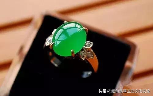 翡翠手镯颜色散开,木那翡翠手镯的棉会散开吗-第9张图片-翡翠网 翡翠手镯颜色散开,木那翡翠手镯的棉会散开吗-第9张图片-翡翠网