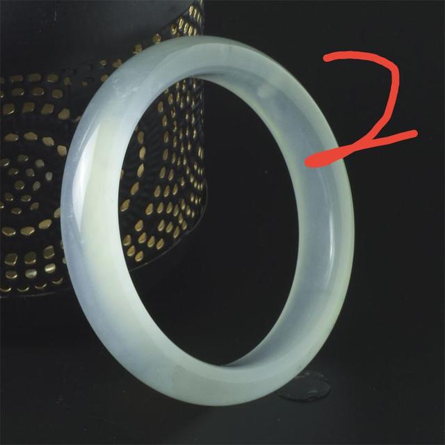 石英岩玉手镯与翡翠手镯鉴别石英岩玉和翡翠手镯的区别图-第2张图片-翡翠网 石英岩玉手镯与翡翠手镯鉴别石英岩玉和翡翠手镯的区别图-第2张图片-翡翠网