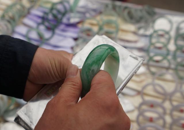 腾冲缅甸翡翠价格缅甸翡翠价格走势图-第11张图片-翡翠网 腾冲缅甸翡翠价格缅甸翡翠价格走势图-第11张图片-翡翠网