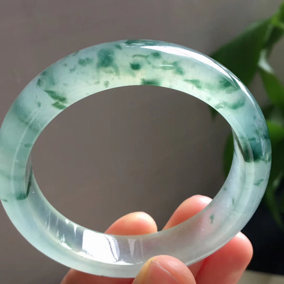 关于冰种翡翠100 g价格的信息-第1张图片-翡翠网 关于冰种翡翠100 g价格的信息-第1张图片-翡翠网