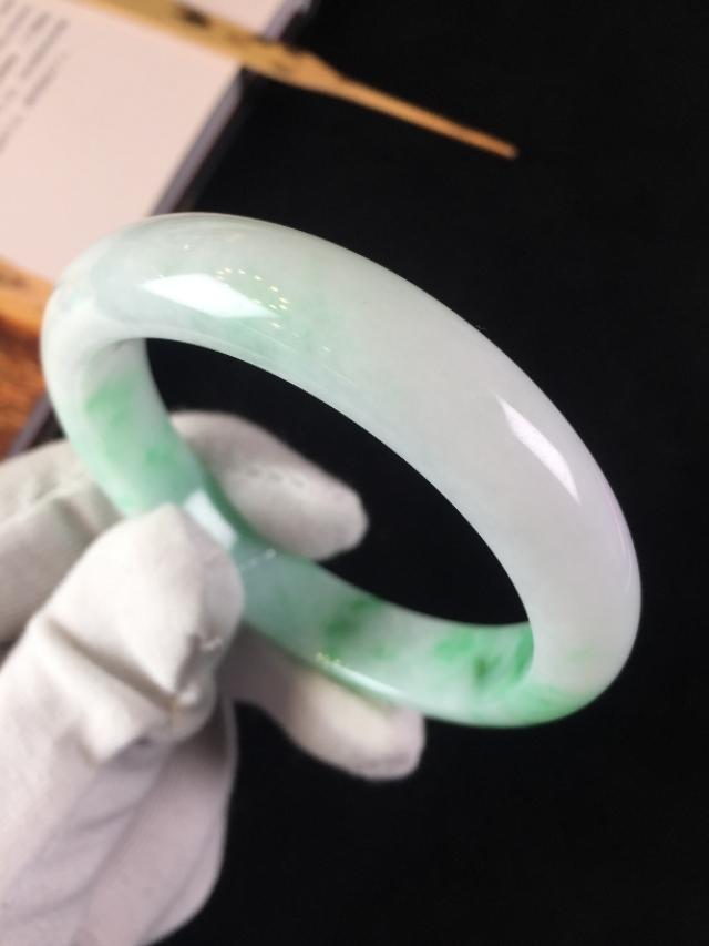 b货翡翠手镯戴了10年,翡翠手镯摄影-第7张图片-翡翠网 b货翡翠手镯戴了10年,翡翠手镯摄影-第7张图片-翡翠网