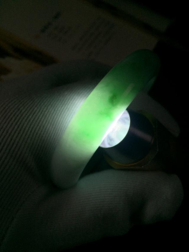 b货翡翠手镯戴了10年,翡翠手镯摄影-第8张图片-翡翠网 b货翡翠手镯戴了10年,翡翠手镯摄影-第8张图片-翡翠网