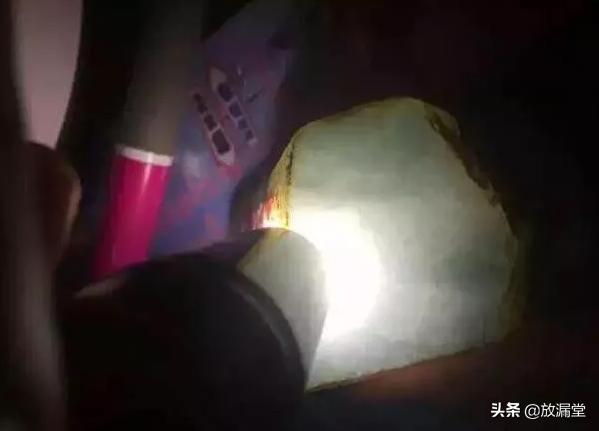 500元翡翠原石切片的简单介绍-第3张图片-翡翠网 500元翡翠原石切片的简单介绍-第3张图片-翡翠网