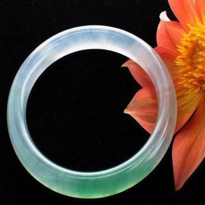 塑料翡翠手镯,一对7亿的翡翠手镯-第2张图片-翡翠网 塑料翡翠手镯,一对7亿的翡翠手镯-第2张图片-翡翠网