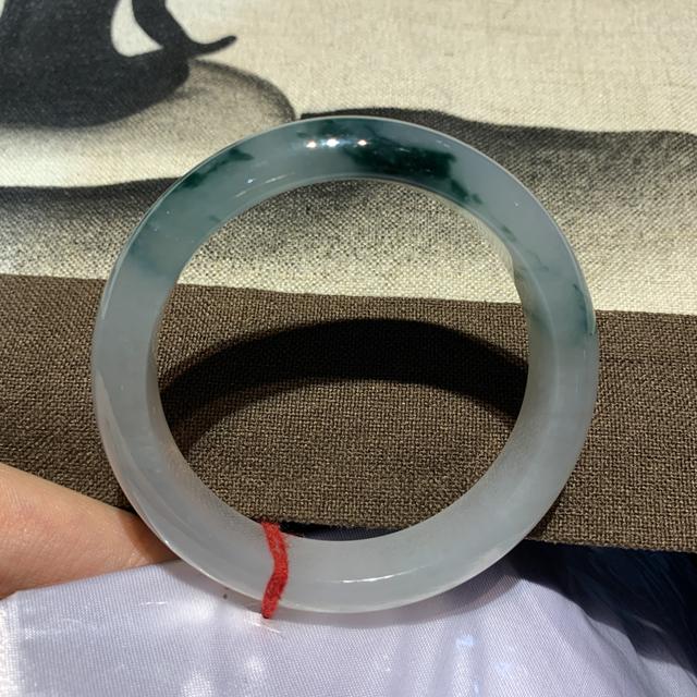 塑料翡翠手镯,一对7亿的翡翠手镯-第6张图片-翡翠网 塑料翡翠手镯,一对7亿的翡翠手镯-第6张图片-翡翠网