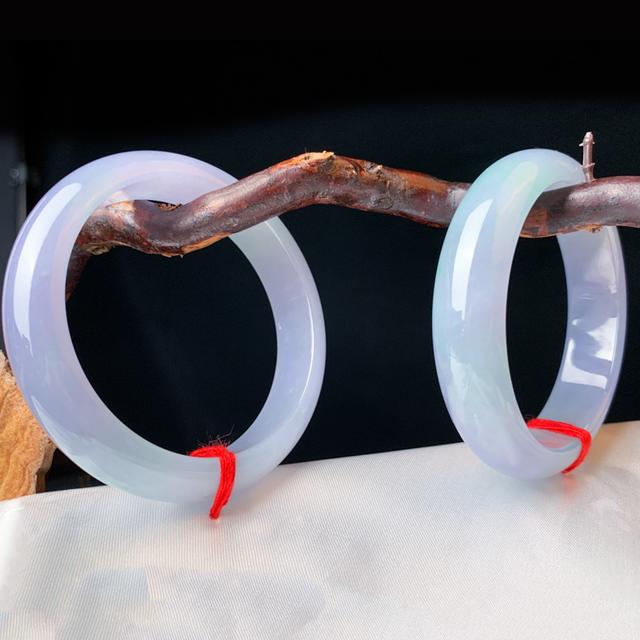 塑料翡翠手镯,一对7亿的翡翠手镯-第7张图片-翡翠网 塑料翡翠手镯,一对7亿的翡翠手镯-第7张图片-翡翠网