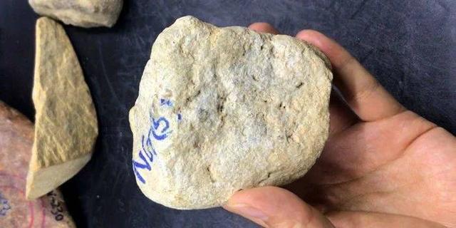 翡翠莫西沙有什么皮莫西沙翡翠白沙皮原石-第1张图片-翡翠网 翡翠莫西沙有什么皮莫西沙翡翠白沙皮原石-第1张图片-翡翠网