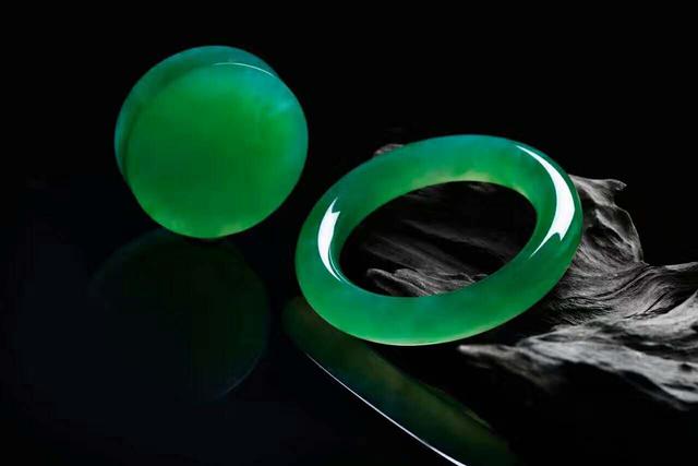 闲置翡翠手镯,卖闲置翡翠手镯去哪里-第4张图片-翡翠网 闲置翡翠手镯,卖闲置翡翠手镯去哪里-第4张图片-翡翠网