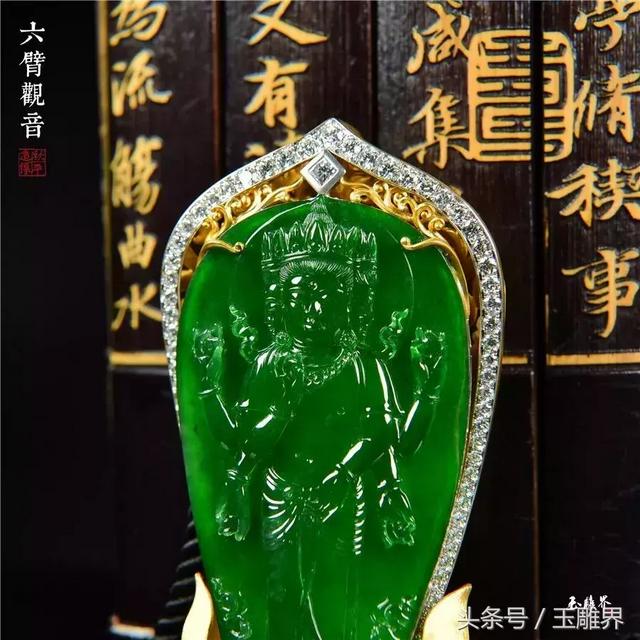 满绿翡翠手镯在灯光下的照片,老坑满绿翡翠手镯-第24张图片-翡翠网 满绿翡翠手镯在灯光下的照片,老坑满绿翡翠手镯-第24张图片-翡翠网