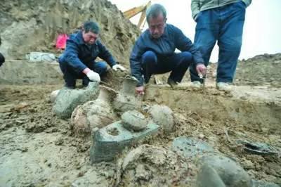 蒙古翡翠手镯图片冰飘花翡翠手镯图片及价格-第2张图片-翡翠网 蒙古翡翠手镯图片冰飘花翡翠手镯图片及价格-第2张图片-翡翠网