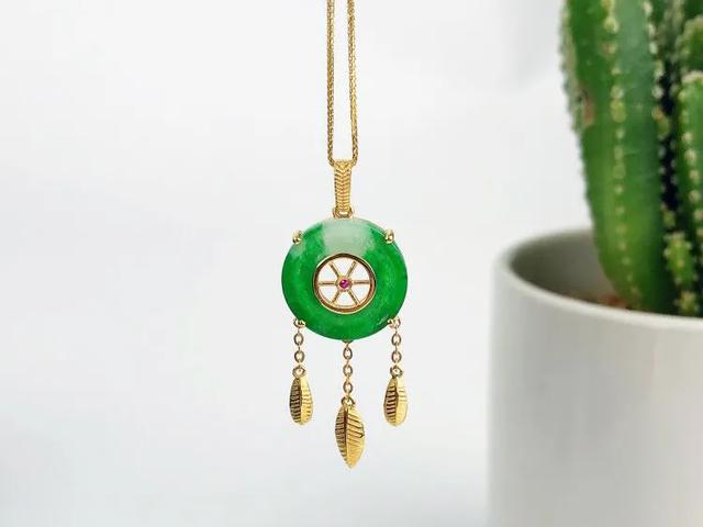 花青翡翠手链价格的简单介绍-第10张图片-翡翠网 花青翡翠手链价格的简单介绍-第10张图片-翡翠网