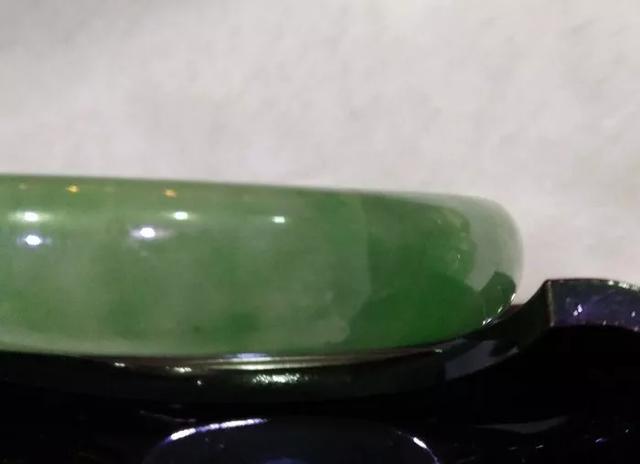 翡翠黑花价格,飘黑花的翡翠好不好-第6张图片-翡翠网 翡翠黑花价格,飘黑花的翡翠好不好-第6张图片-翡翠网