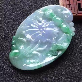 翡翠黑花价格,飘黑花的翡翠好不好-第18张图片-翡翠网 翡翠黑花价格,飘黑花的翡翠好不好-第18张图片-翡翠网