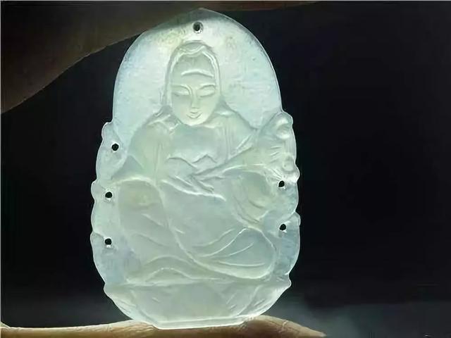 翡翠黑花价格,飘黑花的翡翠好不好-第19张图片-翡翠网 翡翠黑花价格,飘黑花的翡翠好不好-第19张图片-翡翠网