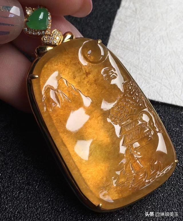 翡翠原石偏黄成品图,翡翠原石和成品哪个收藏好-第2张图片-翡翠网 翡翠原石偏黄成品图,翡翠原石和成品哪个收藏好-第2张图片-翡翠网