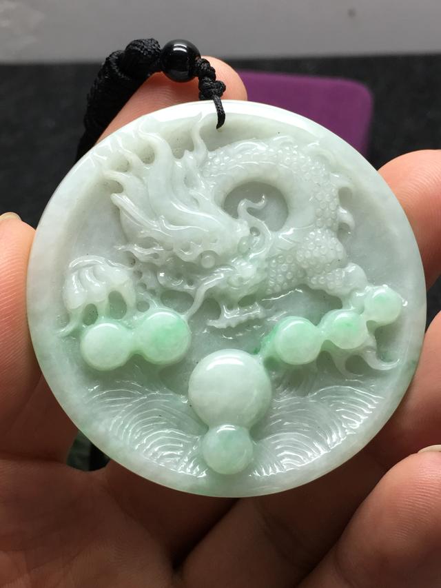 老坑翡翠龙牌价格和图片的简单介绍-第1张图片-翡翠网 老坑翡翠龙牌价格和图片的简单介绍-第1张图片-翡翠网