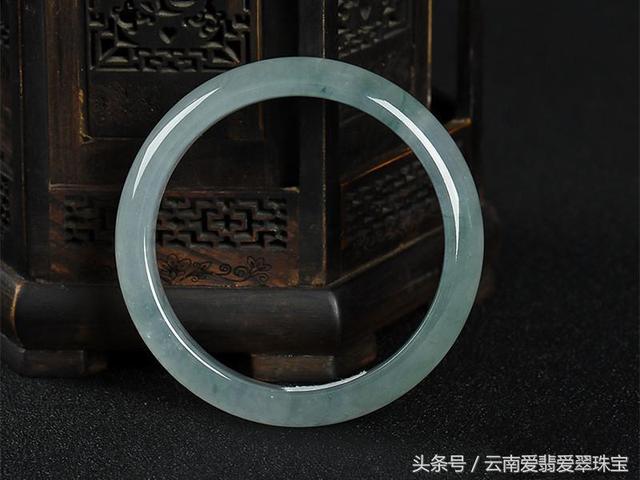 3万的糯种翡翠手镯贴吧的简单介绍-第8张图片-翡翠网 3万的糯种翡翠手镯贴吧的简单介绍-第8张图片-翡翠网