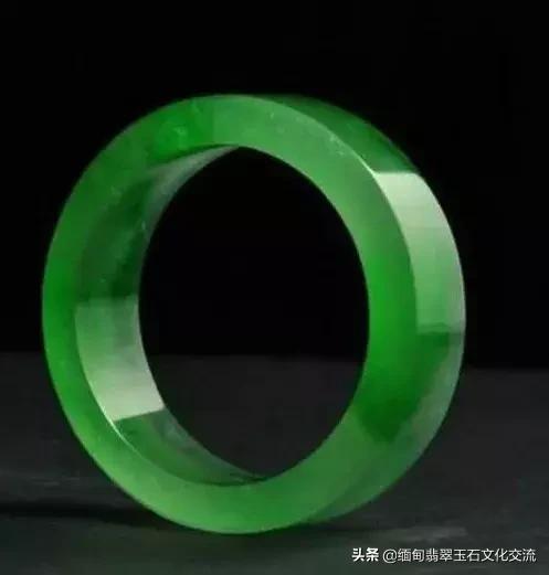 翡翠玉器手镯有到底有几种款式翡翠玉器手镯-第43张图片-翡翠网 翡翠玉器手镯有到底有几种款式翡翠玉器手镯-第43张图片-翡翠网