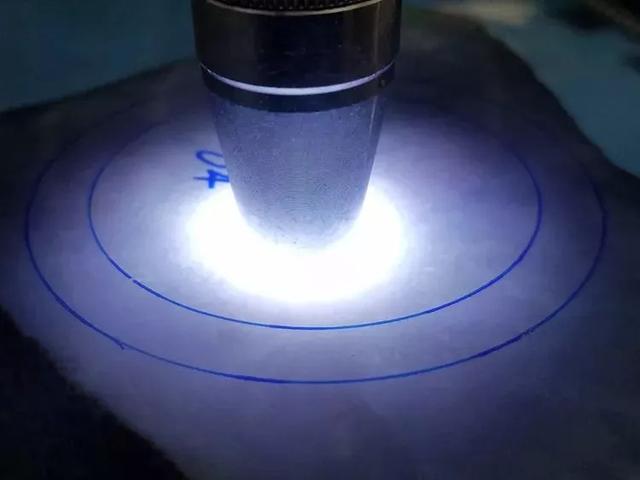 如何鉴别翡翠原石切开后达到了冰种,湖北糯冰种翡翠原石毛料-第4张图片-翡翠网 如何鉴别翡翠原石切开后达到了冰种,湖北糯冰种翡翠原石毛料-第4张图片-翡翠网