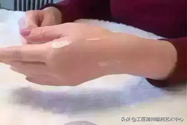 翡翠手镯怎么选圈口翡翠手镯圈口对应掌宽-第5张图片-翡翠网 翡翠手镯怎么选圈口翡翠手镯圈口对应掌宽-第5张图片-翡翠网