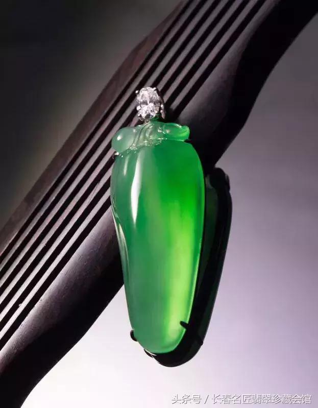 翡翠手镯上有小坑是怎么回事翡翠手镯上有小坑-第1张图片-翡翠网 翡翠手镯上有小坑是怎么回事翡翠手镯上有小坑-第1张图片-翡翠网