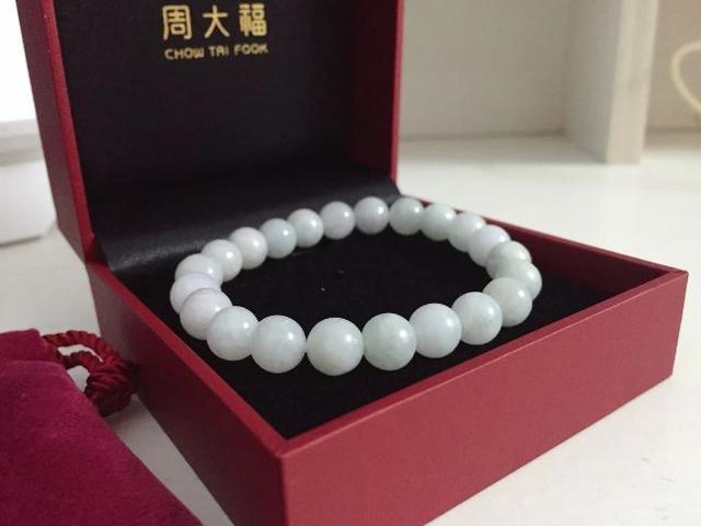 周大福买翡翠手镯好吗周大福店有翡翠手镯吗-第5张图片-翡翠网 周大福买翡翠手镯好吗周大福店有翡翠手镯吗-第5张图片-翡翠网