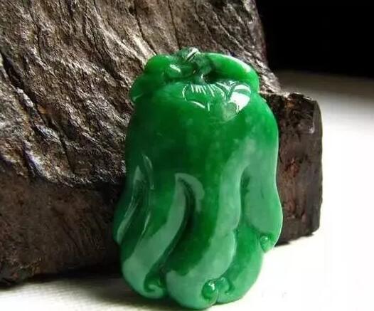 翡翠手镯豆种翡翠手镯种水-第5张图片-翡翠网 翡翠手镯豆种翡翠手镯种水-第5张图片-翡翠网