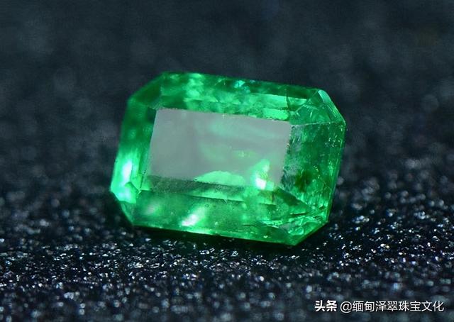 青灰色翡翠手镯好吗,青灰色翡翠 手镯-第3张图片-翡翠网 青灰色翡翠手镯好吗,青灰色翡翠 手镯-第3张图片-翡翠网