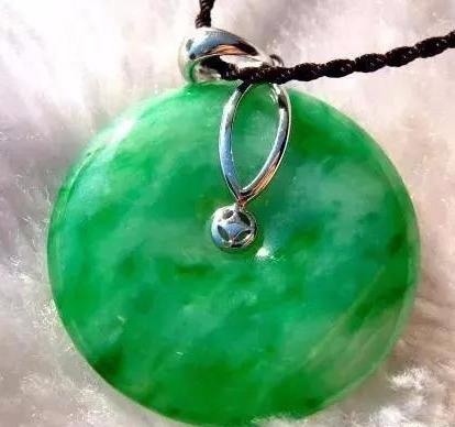 包含翡翠知识大全让你秒变行家的词条-第3张图片-翡翠网 包含翡翠知识大全让你秒变行家的词条-第3张图片-翡翠网