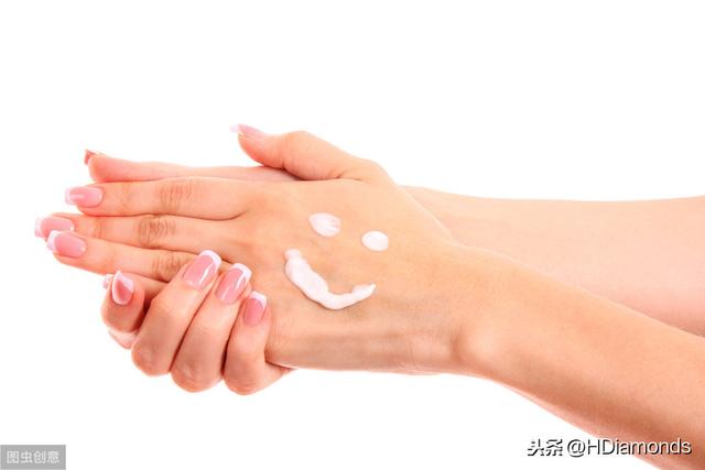 翡翠手镯怎么戴怎么出手翡翠手镯-第5张图片-翡翠网 翡翠手镯怎么戴怎么出手翡翠手镯-第5张图片-翡翠网