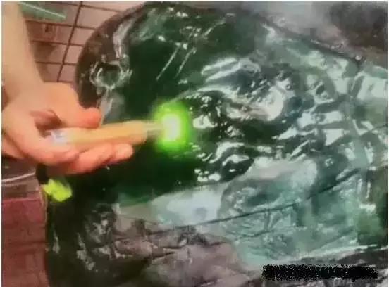 翡翠原石价值3亿的简单介绍-第13张图片-翡翠网 翡翠原石价值3亿的简单介绍-第13张图片-翡翠网