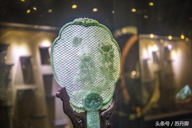 清代红翡翠手镯价值及图片,清代出土翡翠手镯图片-第5张图片-翡翠网 清代红翡翠手镯价值及图片,清代出土翡翠手镯图片-第5张图片-翡翠网