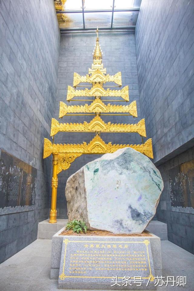 清代红翡翠手镯价值及图片,清代出土翡翠手镯图片-第6张图片-翡翠网 清代红翡翠手镯价值及图片,清代出土翡翠手镯图片-第6张图片-翡翠网