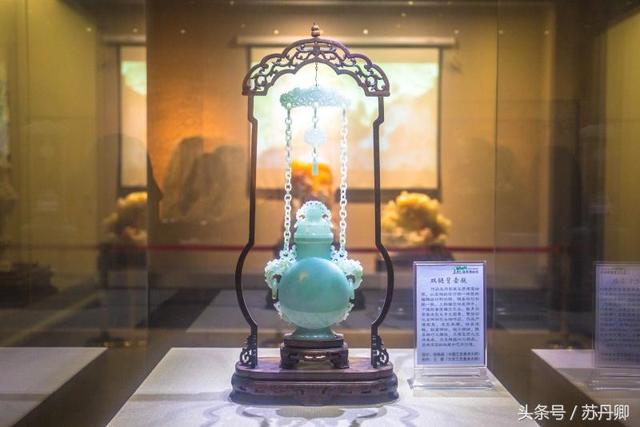 清代红翡翠手镯价值及图片,清代出土翡翠手镯图片-第8张图片-翡翠网 清代红翡翠手镯价值及图片,清代出土翡翠手镯图片-第8张图片-翡翠网