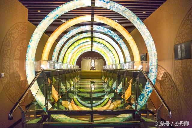 清代红翡翠手镯价值及图片,清代出土翡翠手镯图片-第9张图片-翡翠网 清代红翡翠手镯价值及图片,清代出土翡翠手镯图片-第9张图片-翡翠网