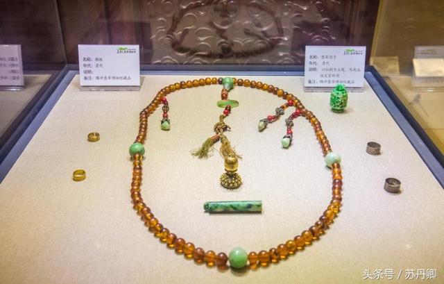 清代红翡翠手镯价值及图片,清代出土翡翠手镯图片-第10张图片-翡翠网 清代红翡翠手镯价值及图片,清代出土翡翠手镯图片-第10张图片-翡翠网