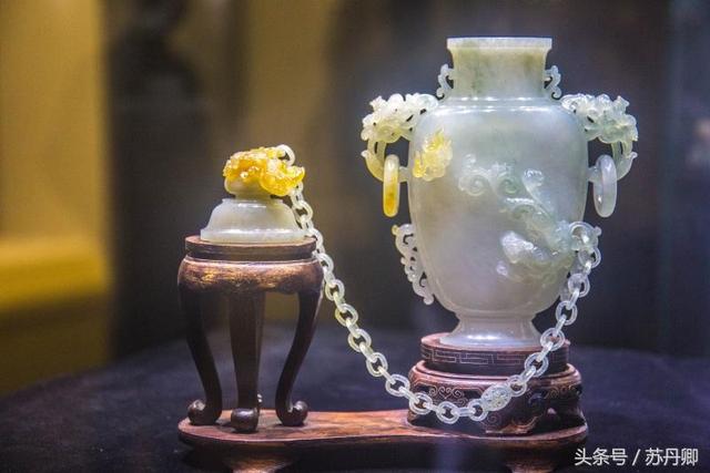 清代红翡翠手镯价值及图片,清代出土翡翠手镯图片-第11张图片-翡翠网 清代红翡翠手镯价值及图片,清代出土翡翠手镯图片-第11张图片-翡翠网