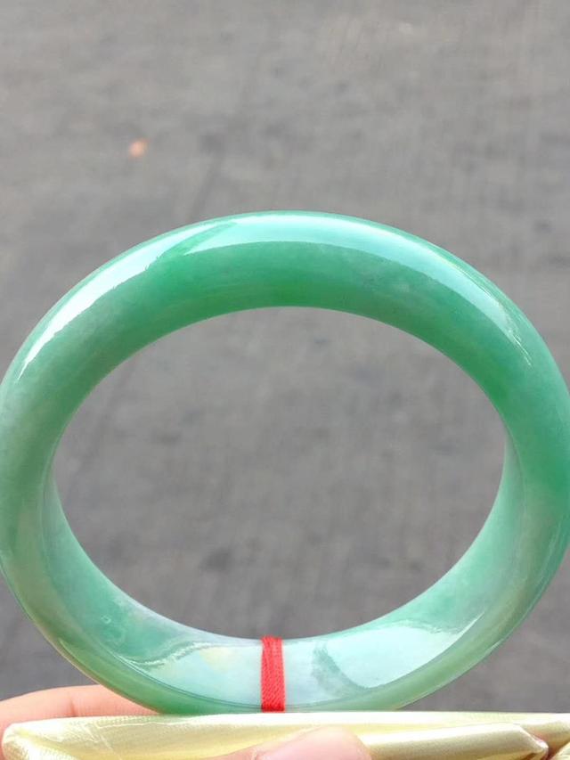 翡翠质量的评价裂纹知识点的简单介绍-第1张图片-翡翠网 翡翠质量的评价裂纹知识点的简单介绍-第1张图片-翡翠网