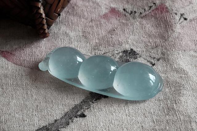 关于翡翠豆角冰种价格行情的信息-第3张图片-翡翠网 关于翡翠豆角冰种价格行情的信息-第3张图片-翡翠网