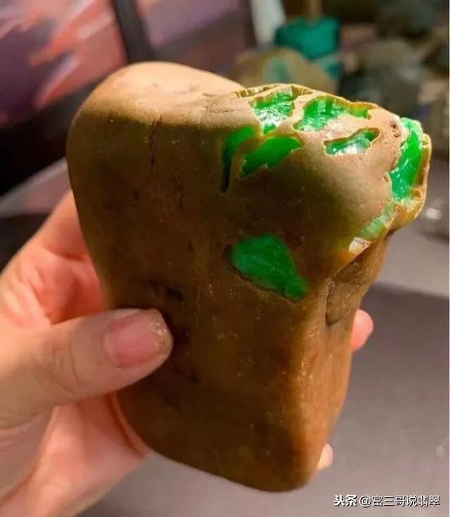 翡翠原石大马坎场口特点翡翠原石图解大马坎-第6张图片-翡翠网 翡翠原石大马坎场口特点翡翠原石图解大马坎-第6张图片-翡翠网