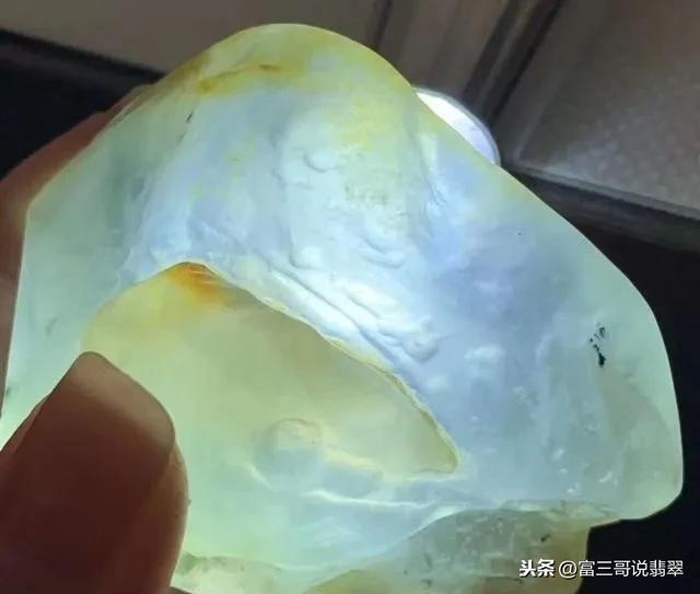 翡翠原石大马坎场口特点翡翠原石图解大马坎-第10张图片-翡翠网 翡翠原石大马坎场口特点翡翠原石图解大马坎-第10张图片-翡翠网