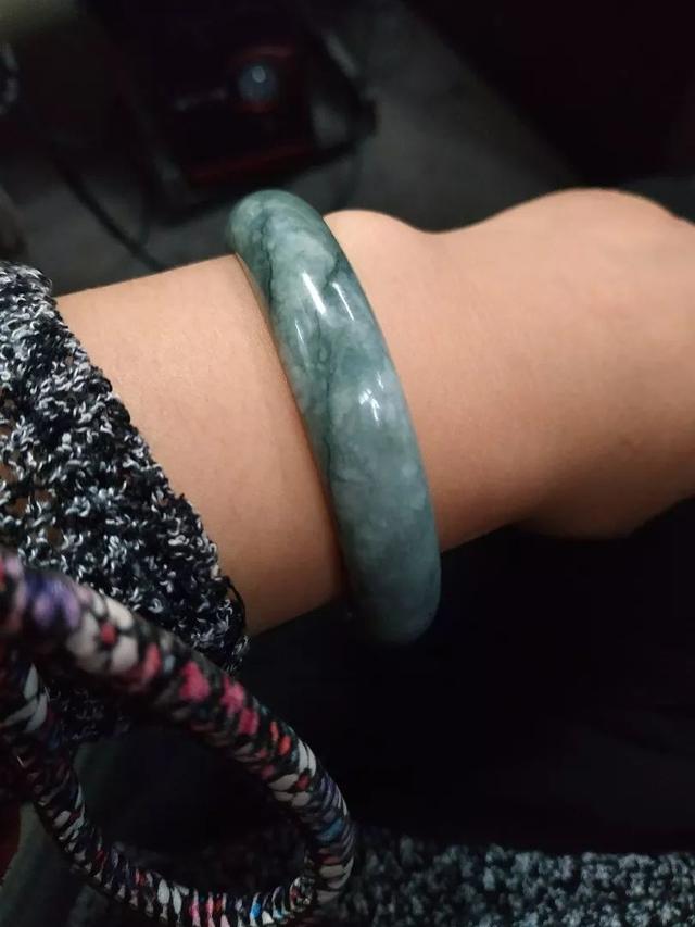 4000元的翡翠手镯的简单介绍-第1张图片-翡翠网 4000元的翡翠手镯的简单介绍-第1张图片-翡翠网