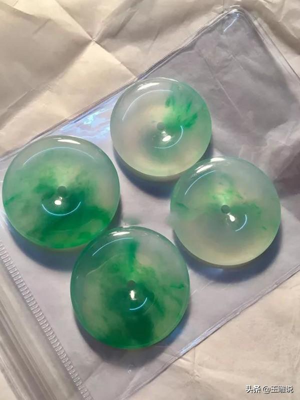 100万左右冰种翡翠手镯冰种翡翠手镯带翠-第4张图片-翡翠网 100万左右冰种翡翠手镯冰种翡翠手镯带翠-第4张图片-翡翠网