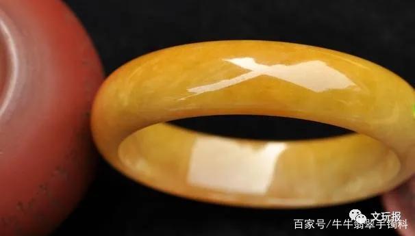 翡翠手镯有黄点好还是不好翡翠手镯带黄的好不好-第3张图片-翡翠网 翡翠手镯有黄点好还是不好翡翠手镯带黄的好不好-第3张图片-翡翠网