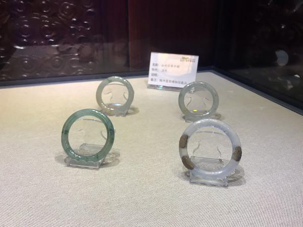 翡翠鼻烟壶市场价格翡翠毛石市场价格-第19张图片-翡翠网 翡翠鼻烟壶市场价格翡翠毛石市场价格-第19张图片-翡翠网