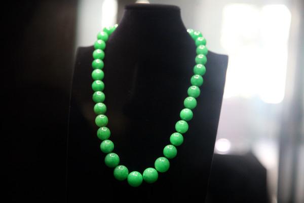 翡翠鼻烟壶市场价格翡翠毛石市场价格-第20张图片-翡翠网 翡翠鼻烟壶市场价格翡翠毛石市场价格-第20张图片-翡翠网