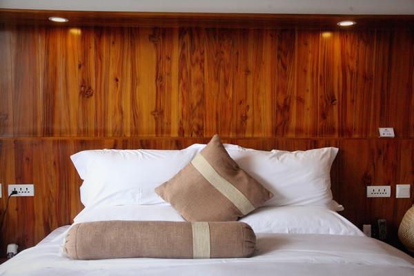 翡翠鼻烟壶市场价格翡翠毛石市场价格-第24张图片-翡翠网 翡翠鼻烟壶市场价格翡翠毛石市场价格-第24张图片-翡翠网