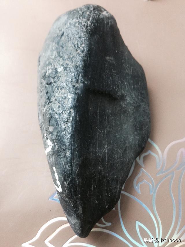 莫莫亮黄皮原石莫莫亮的翡翠原石-第3张图片-翡翠网 莫莫亮黄皮原石莫莫亮的翡翠原石-第3张图片-翡翠网